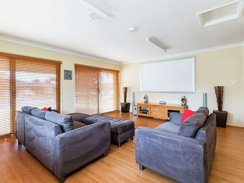 8 SUNBURST CT, Capalaba QLD 4157