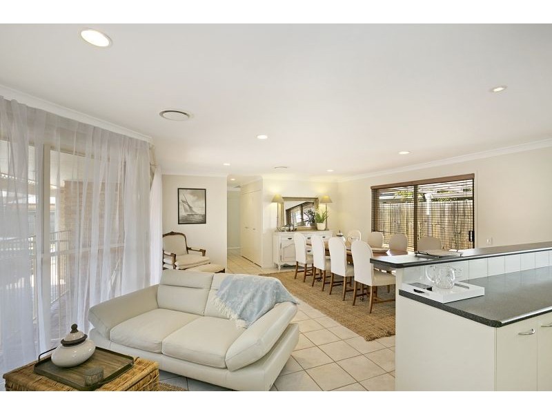 21 Galley Way – Aquatic Paradise, Birkdale QLD 4159