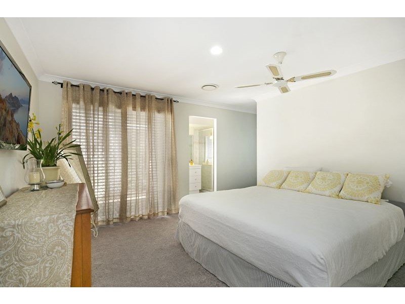 21 Galley Way – Aquatic Paradise, Birkdale QLD 4159