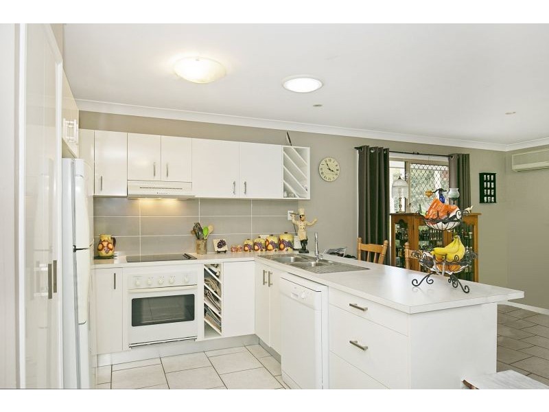 4 Sunningdale Drive, Redland Bay QLD 4165