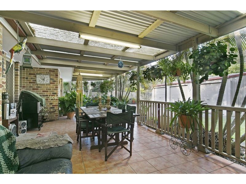 4 Sunningdale Drive, Redland Bay QLD 4165