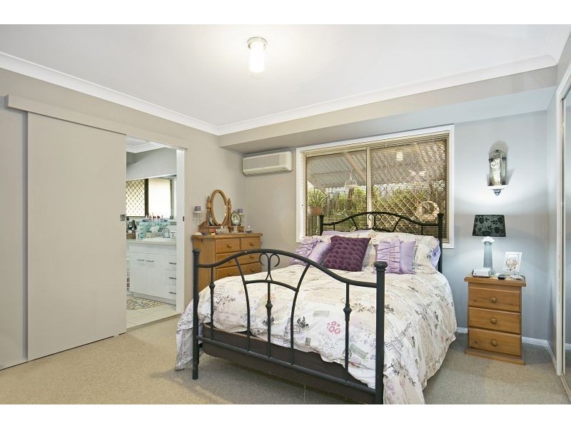 4 Sunningdale Drive, Redland Bay QLD 4165