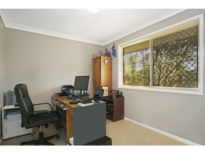 4 Sunningdale Drive, Redland Bay QLD 4165