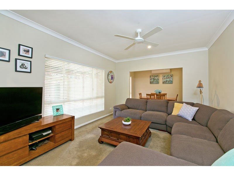 5 Peggy Place, Victoria Point QLD 4165