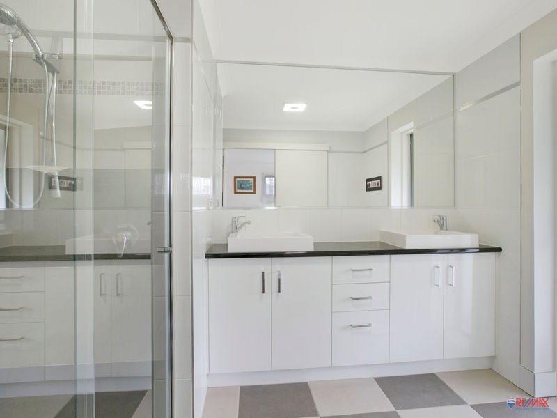 99 Freeth Street West, Ormiston QLD 4160