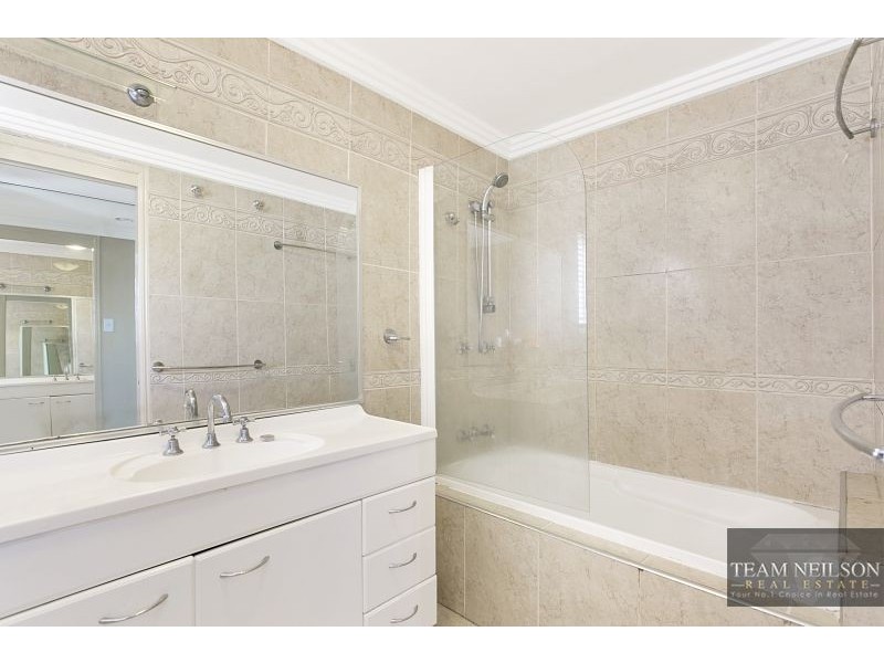 4 Cranford Street, Birkdale QLD 4159