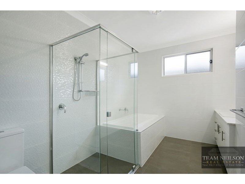 16-18 Bainbridge Street, Ormiston QLD 4160