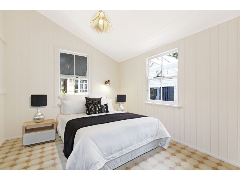 162 Shore Street North, Cleveland QLD 4163