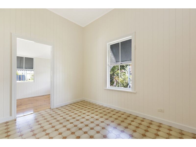 162 Shore Street North, Cleveland QLD 4163