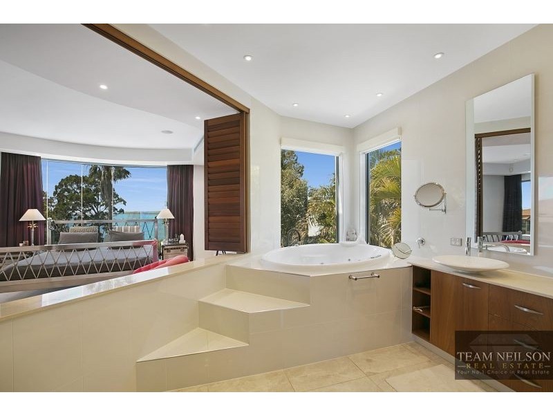 28 The Boulevard, Redland Bay QLD 4165