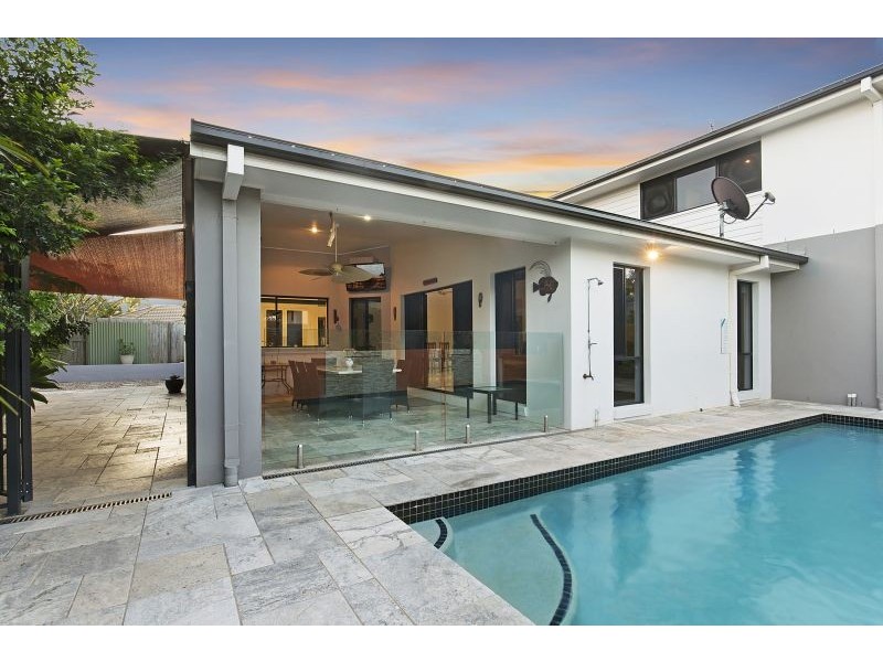 11 Ebony Crescent, Redland Bay QLD 4165
