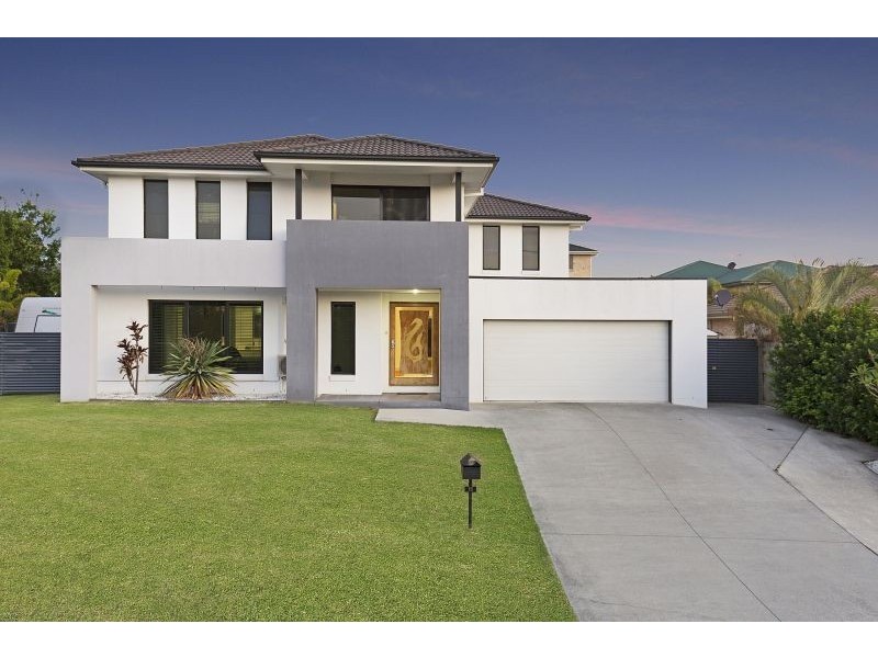 11 Ebony Crescent, Redland Bay QLD 4165