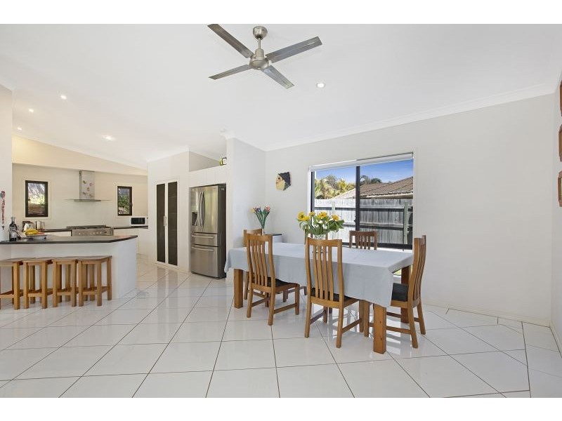 11 Ebony Crescent, Redland Bay QLD 4165