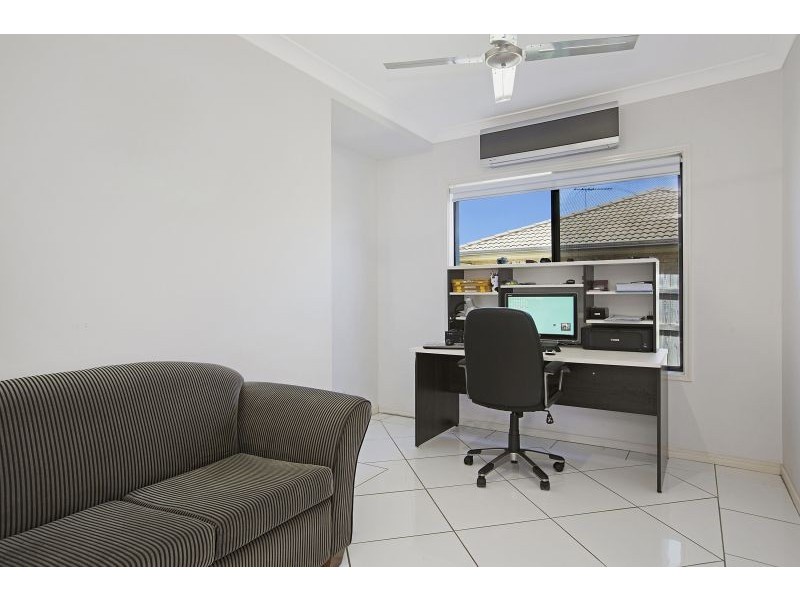 11 Ebony Crescent, Redland Bay QLD 4165