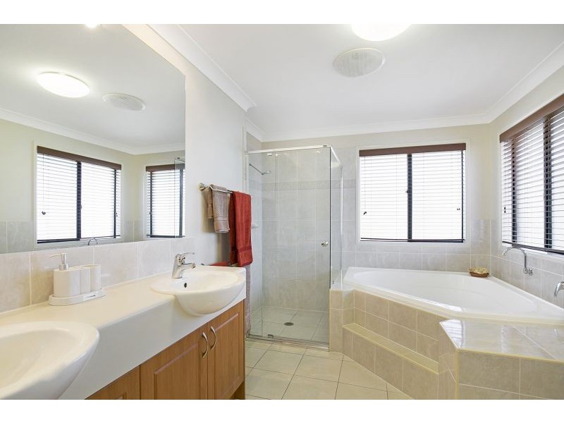 16 South Street, Thornlands QLD 4164