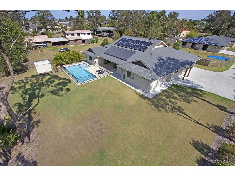 77 WHITEHALL AVE, Birkdale QLD 4159