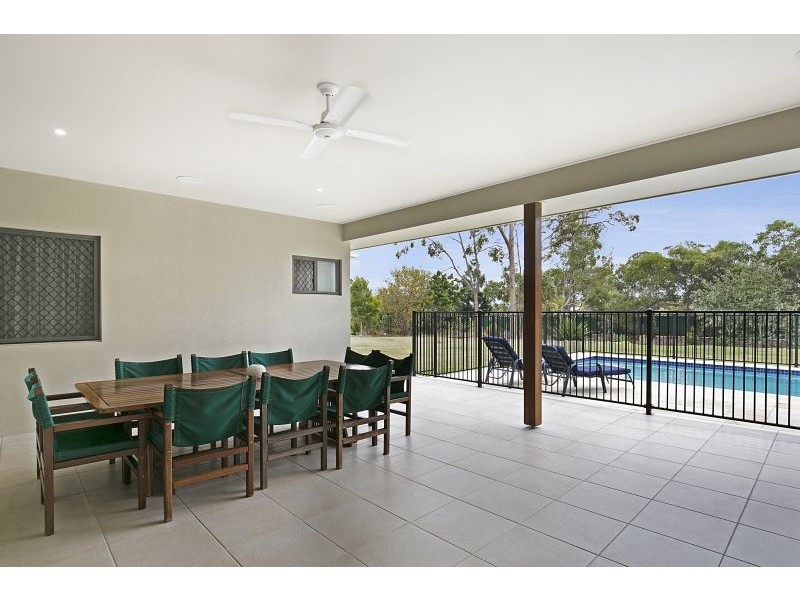 77 WHITEHALL AVE, Birkdale QLD 4159