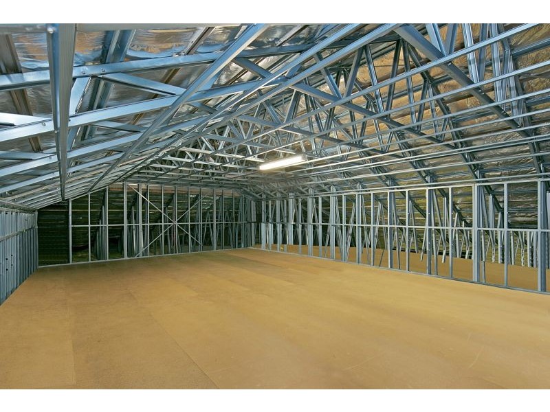 77 WHITEHALL AVE, Birkdale QLD 4159