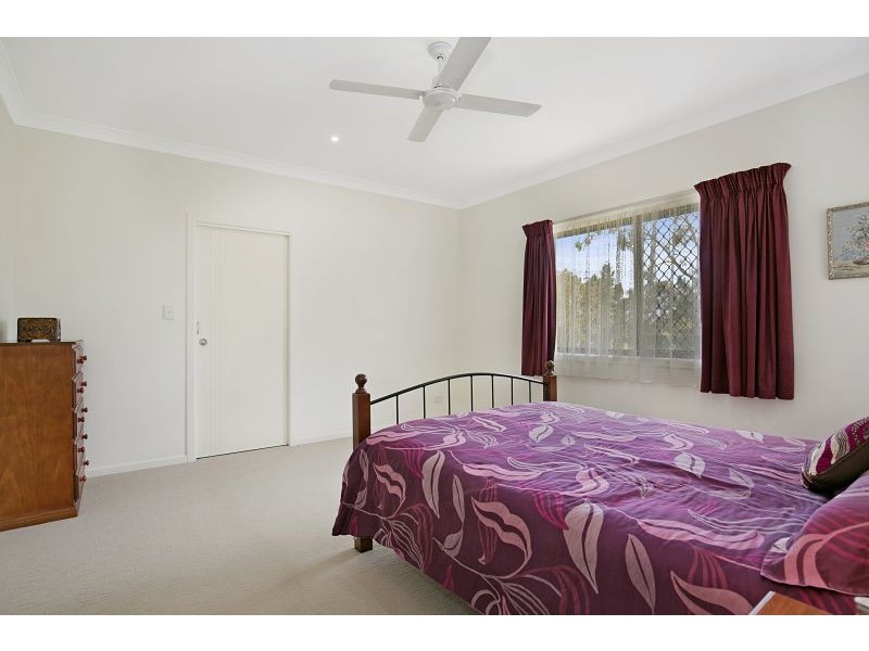 77 WHITEHALL AVE, Birkdale QLD 4159