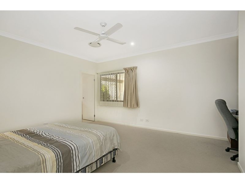 77 WHITEHALL AVE, Birkdale QLD 4159