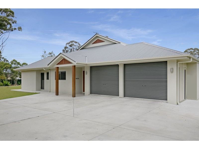77 WHITEHALL AVE, Birkdale QLD 4159