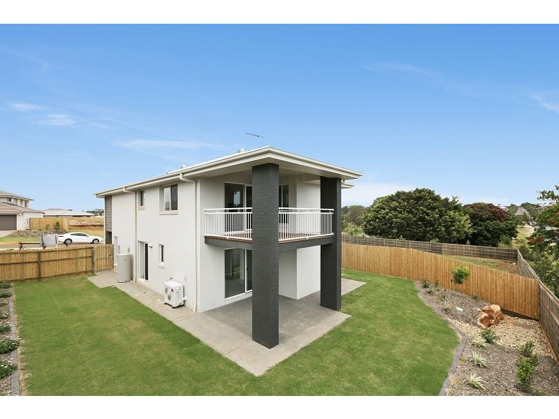 112 Bankswood Drive, Redland Bay QLD 4165