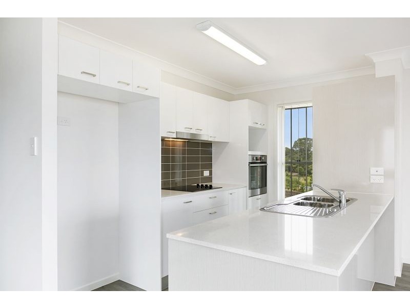 112 Bankswood Drive, Redland Bay QLD 4165