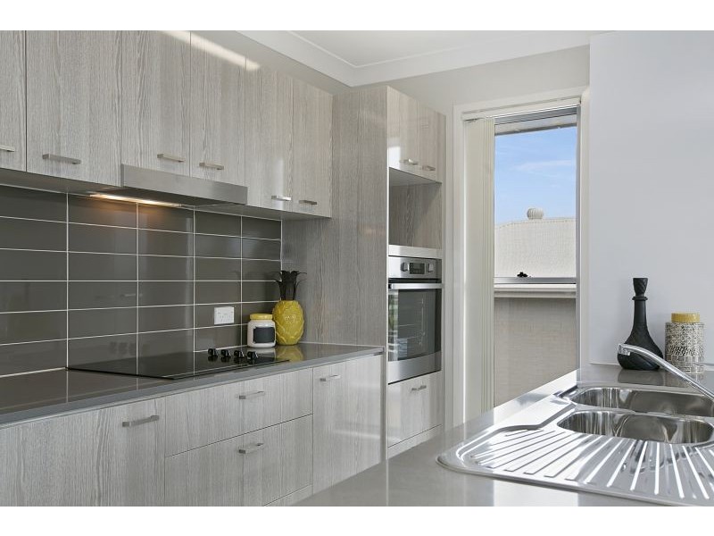 112 Bankswood Drive, Redland Bay QLD 4165