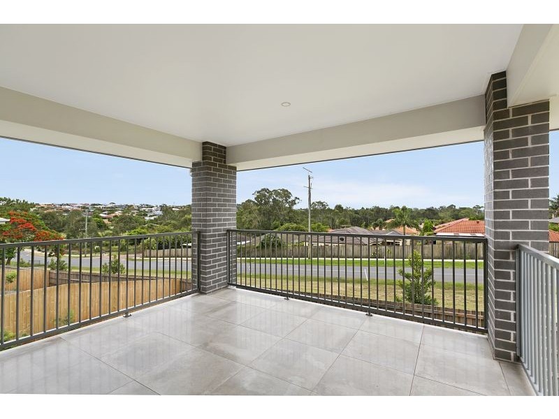 112 Bankswood Drive, Redland Bay QLD 4165