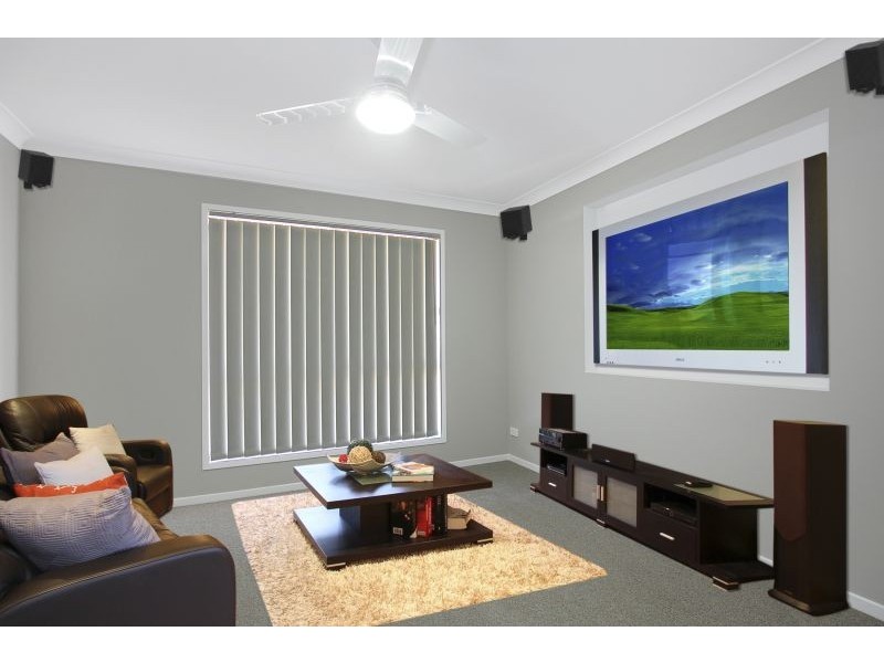 112 Bankswood Drive, Redland Bay QLD 4165