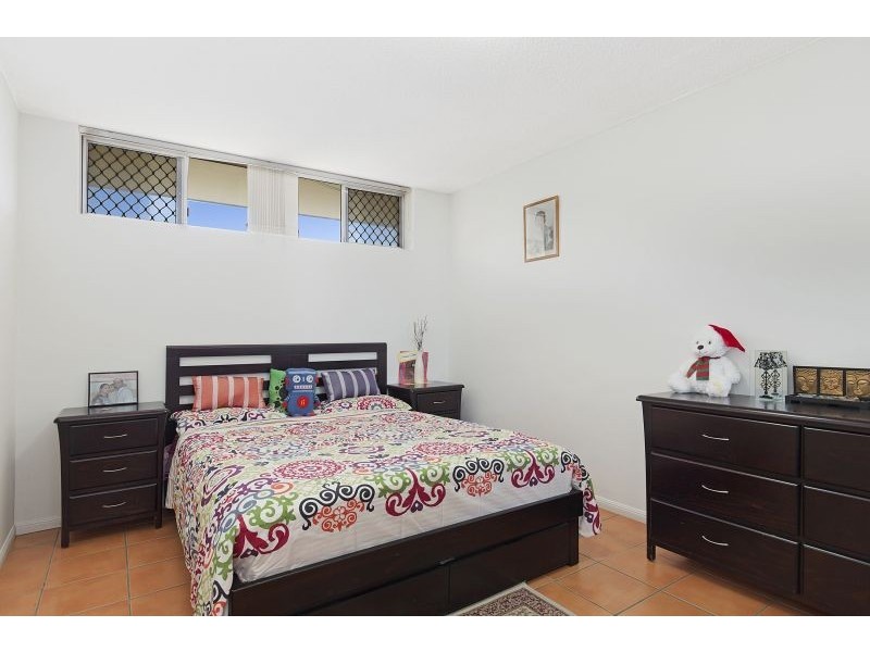 2/47 Rolle Street, Holland Park West QLD 4121