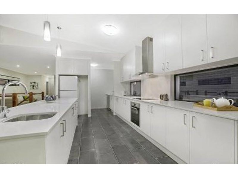 152 Mooroondu Road, Thorneside QLD 4158