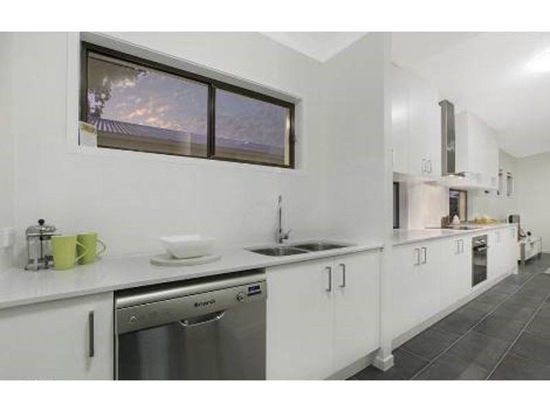 152 Mooroondu Road, Thorneside QLD 4158