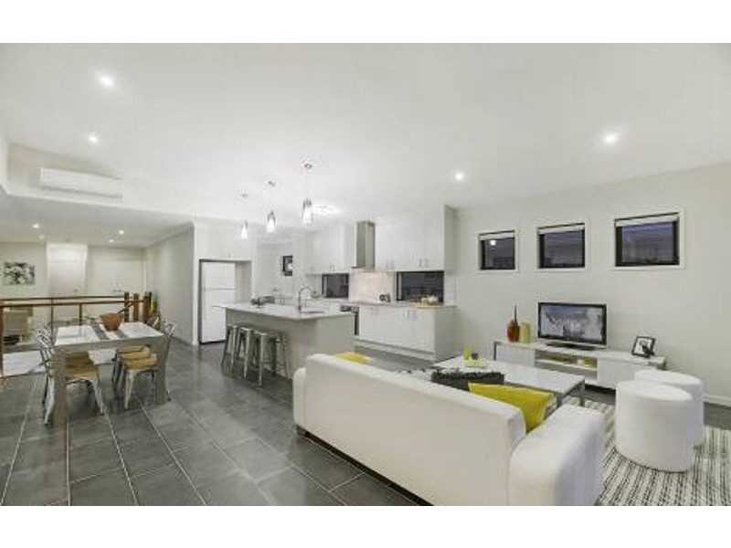 152 Mooroondu Road, Thorneside QLD 4158