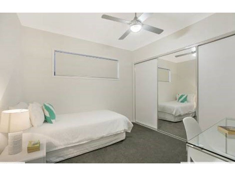 152 Mooroondu Road, Thorneside QLD 4158