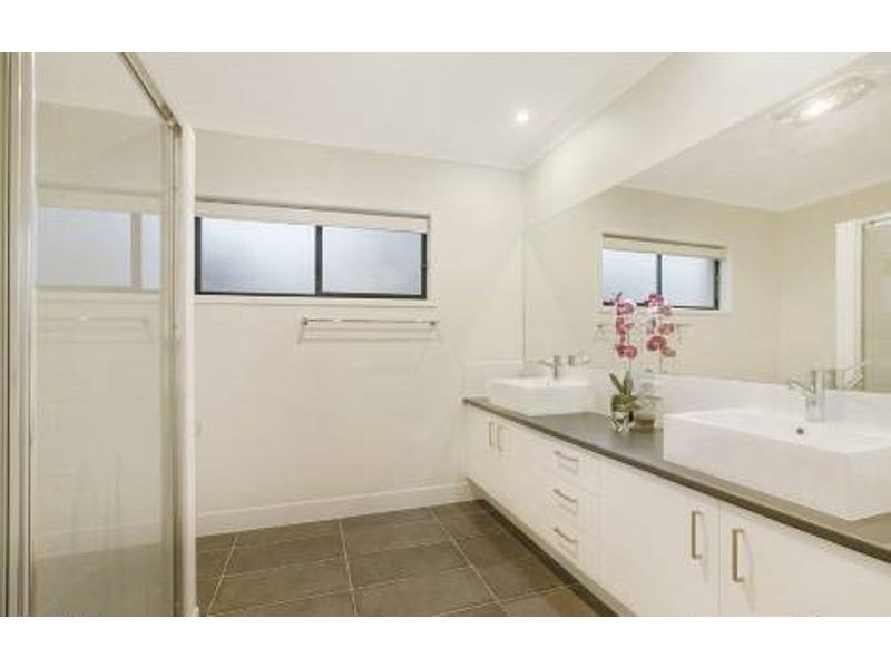 152 Mooroondu Road, Thorneside QLD 4158