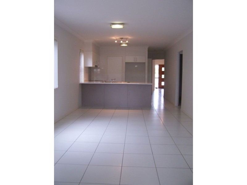 2/34 Birdwood Road, Birkdale QLD 4159