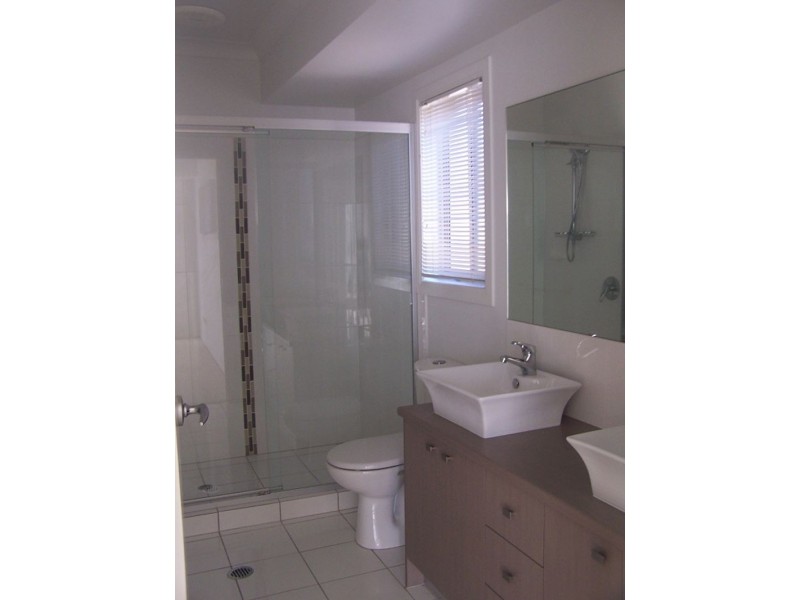 2/34 Birdwood Road, Birkdale QLD 4159