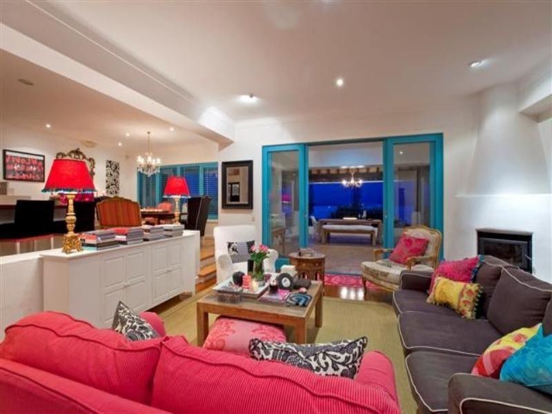 33 Raby Bay Blvd, Raby Bay QLD 4163