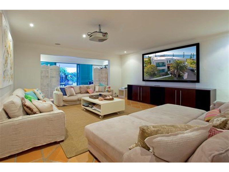 33 Raby Bay Blvd, Raby Bay QLD 4163
