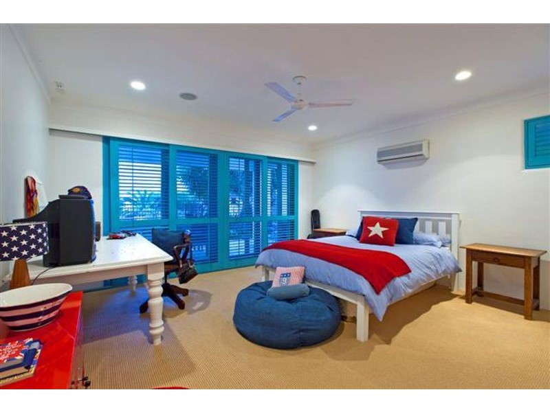 33 Raby Bay Blvd, Raby Bay QLD 4163