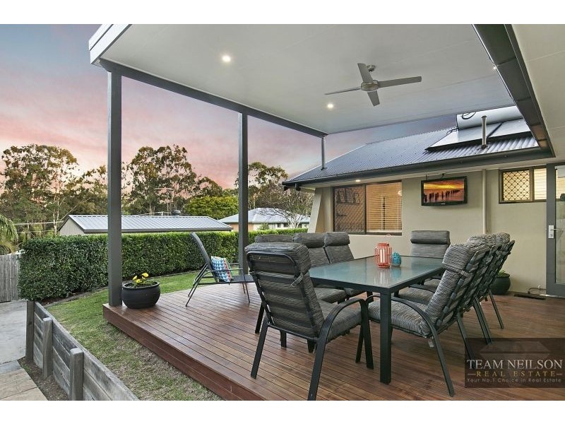 33 Spoonbill Street, Birkdale QLD 4159