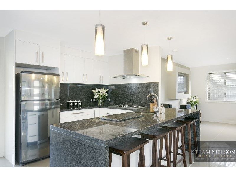 33 Spoonbill Street, Birkdale QLD 4159