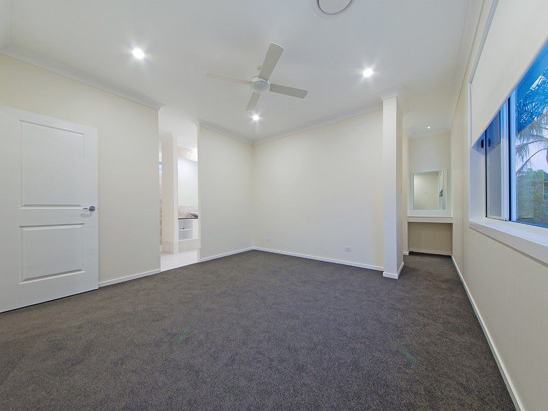 92 Oakland Avenue, Redland Bay QLD 4165