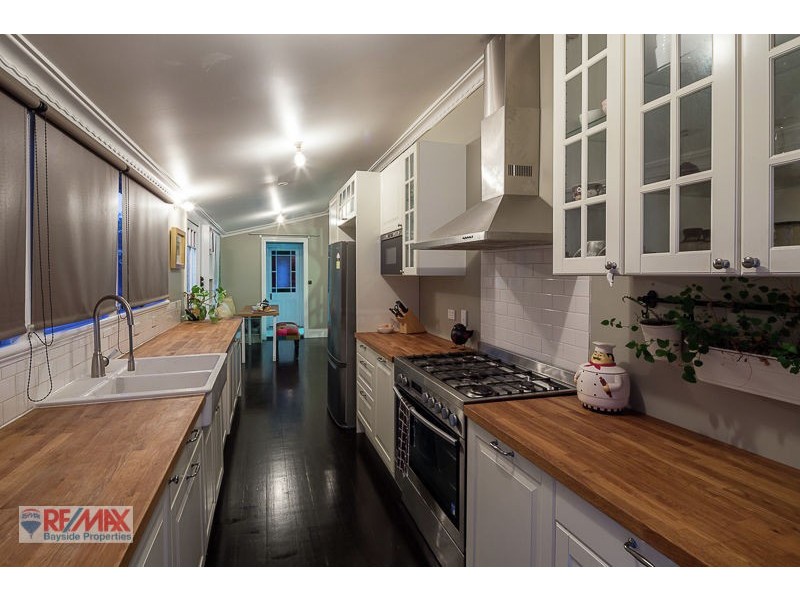 97 Birkdale Rd, Birkdale QLD 4159