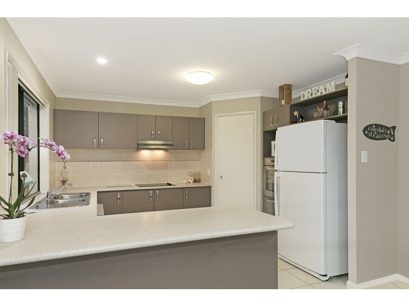 66 Ebony Crescent, Redland Bay QLD 4165