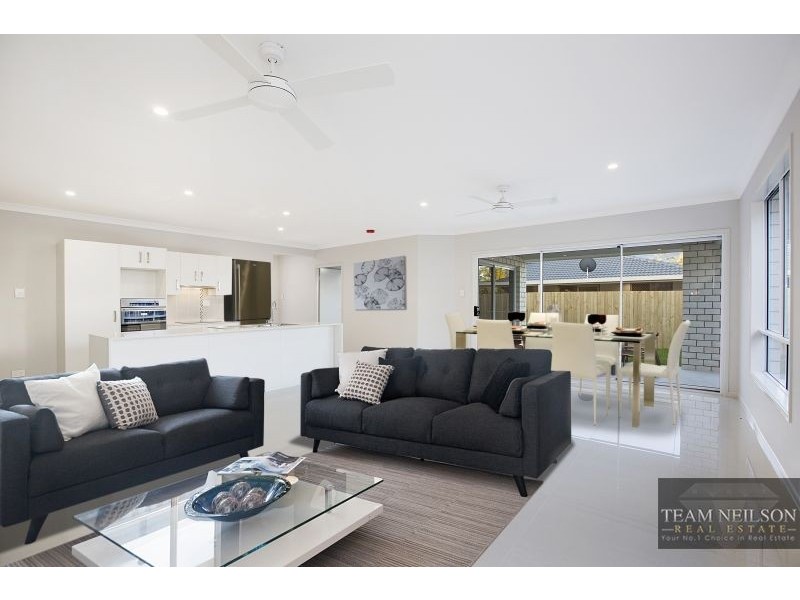 2/11 Anita St, Redland Bay QLD 4165