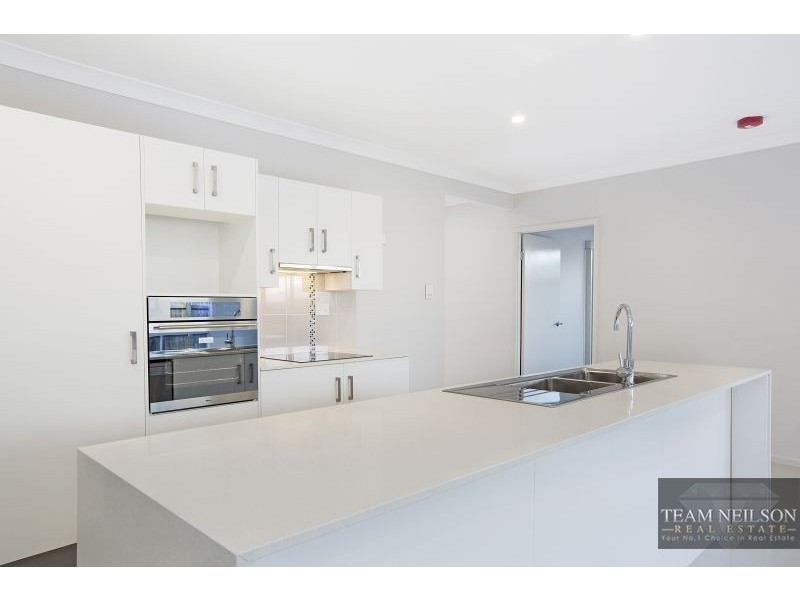 2/11 Anita St, Redland Bay QLD 4165