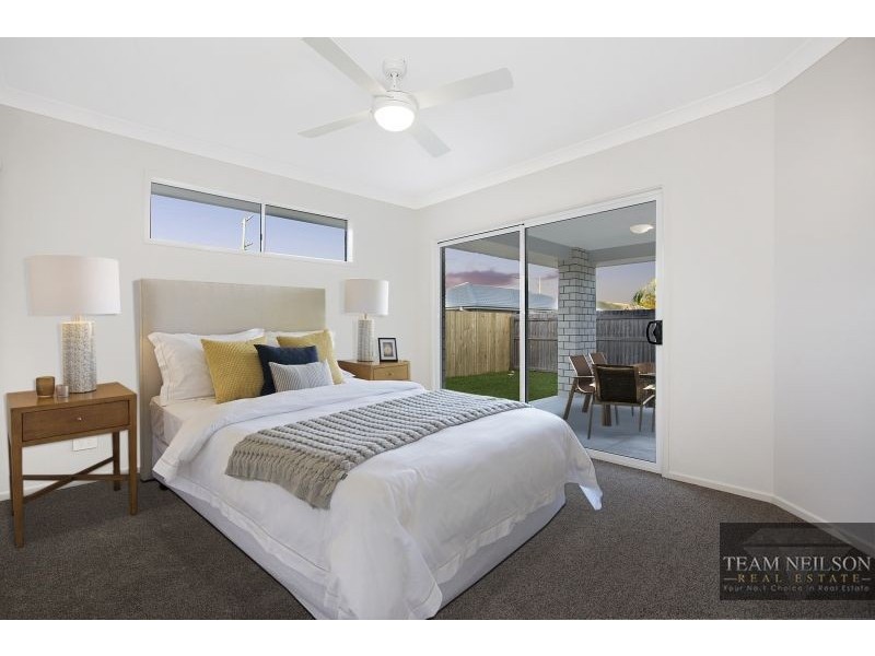 2/11 Anita St, Redland Bay QLD 4165