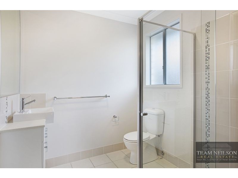 2/11 Anita St, Redland Bay QLD 4165